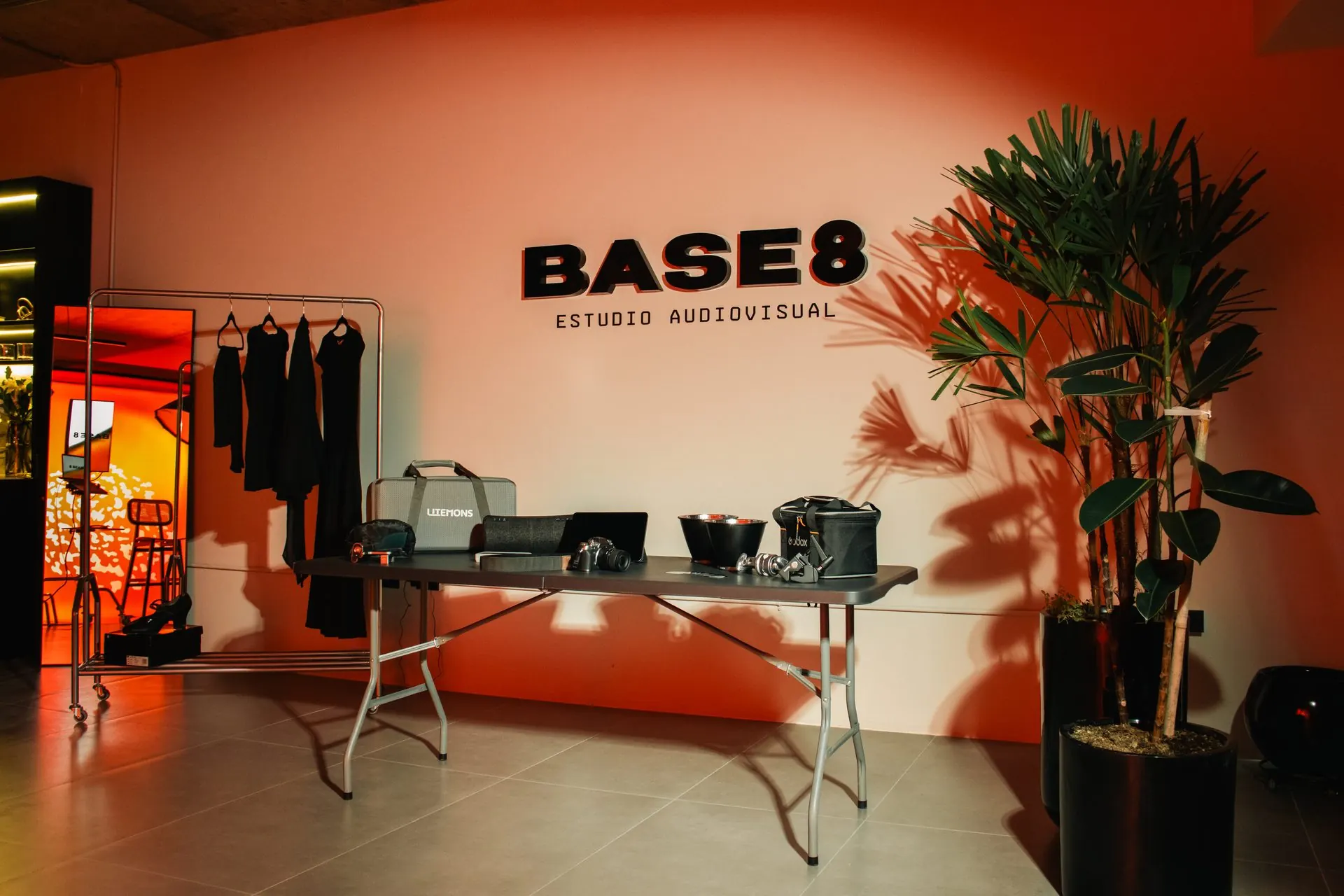 Recepción del estudio BASE 8, San Isidro